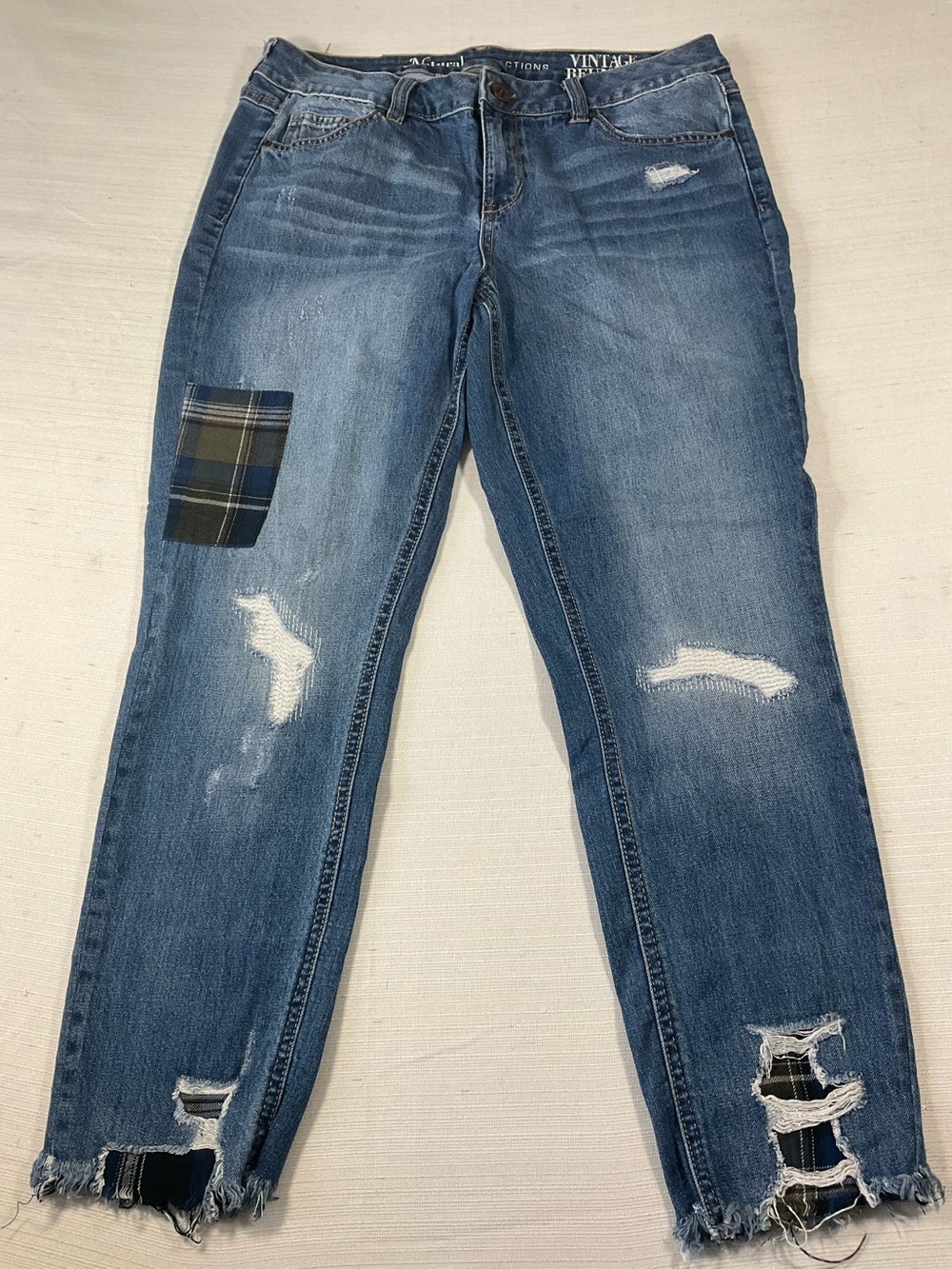 NATURAL REFLECTION Vintage Reunion Distressed Patchwork Woman 10 Boyfriend Jeans